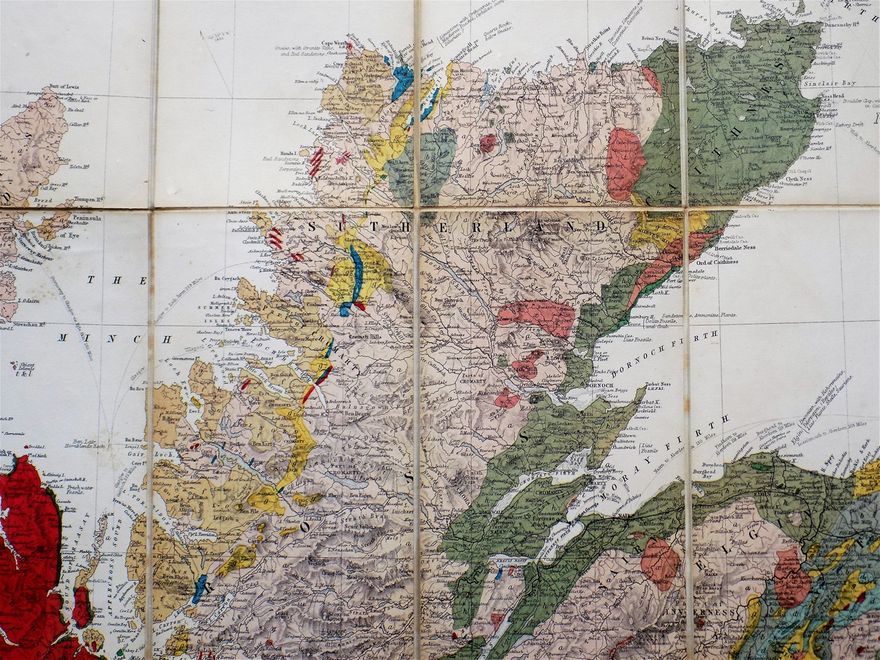 Detail from Nicol's 1858 map showing the Devonian sandstone of the east coast 'h' in a grey/green colour, while the west coast sandstone 'f' is in a light brown.